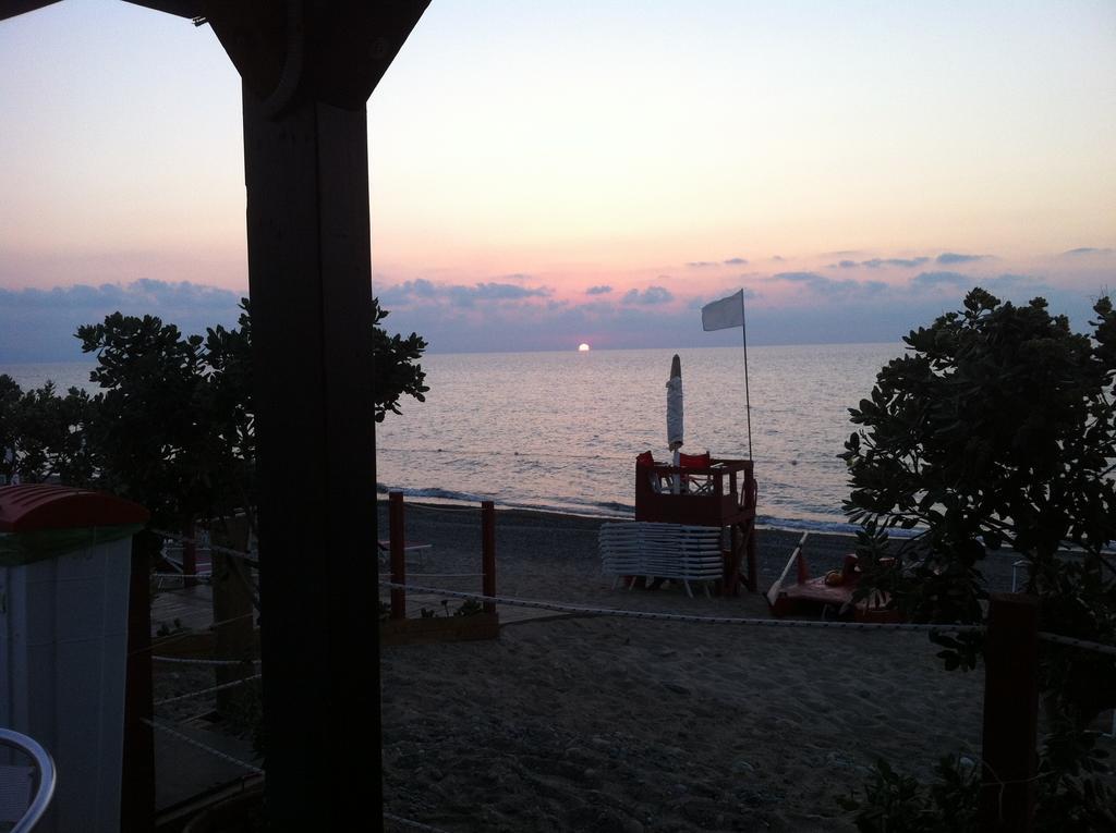 Case Vacanze Casa Romana Lascari Buitenkant foto