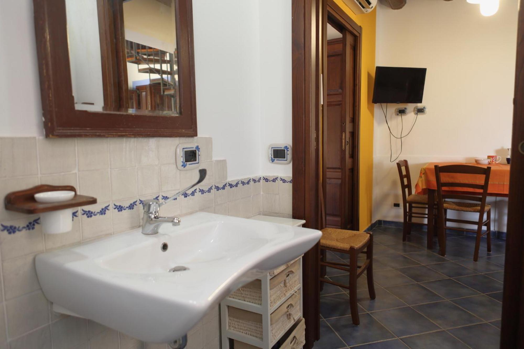 Case Vacanze Casa Romana Lascari Buitenkant foto